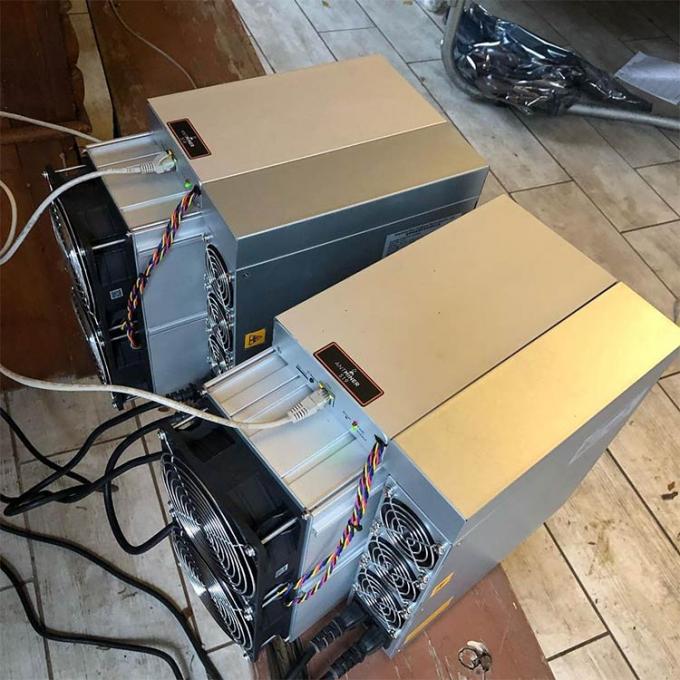 Μηχανή μεταλλείας από δεύτερο χέρι BTC Bitmain Antminer S17+ 76T 2920W 8